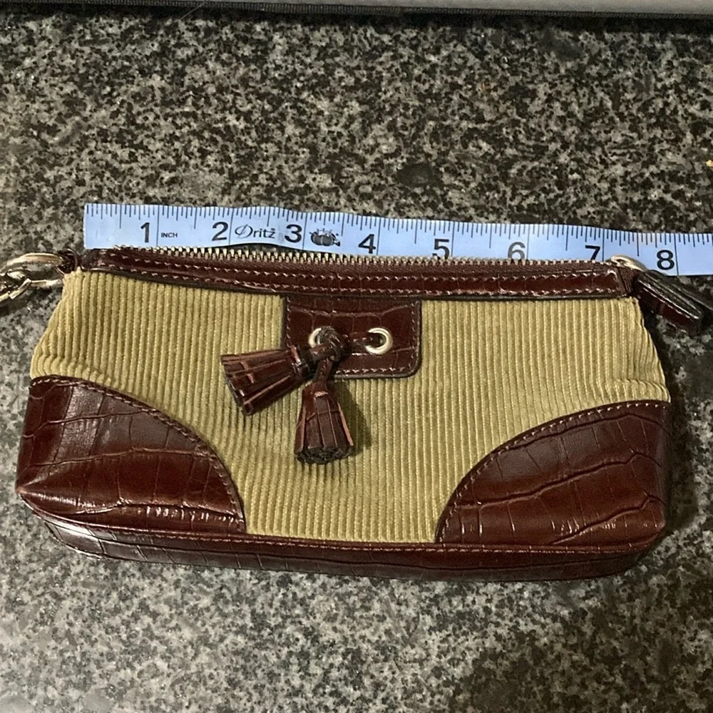 EUC Tommy Hilfiger Vintage olive corduroy and brown patent leather wristlet